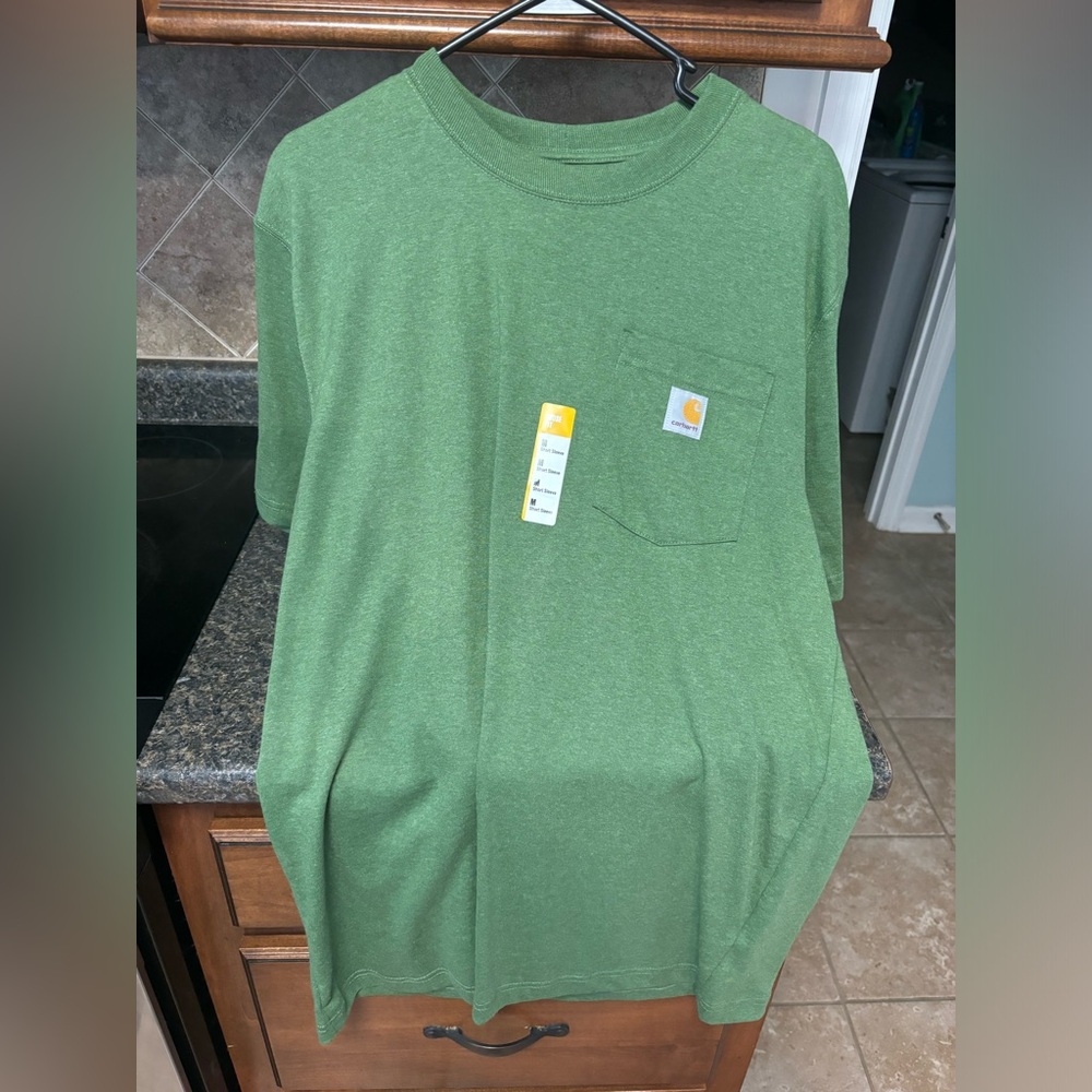 NWT Carhartt pocket t shirt. Size medium. Smoke free home